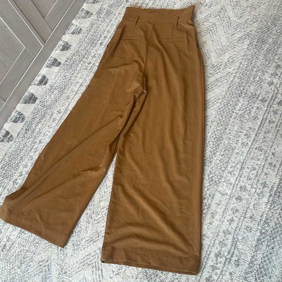Women’s tan wide leg medium size 6 work office pants - Picture 4 of 7